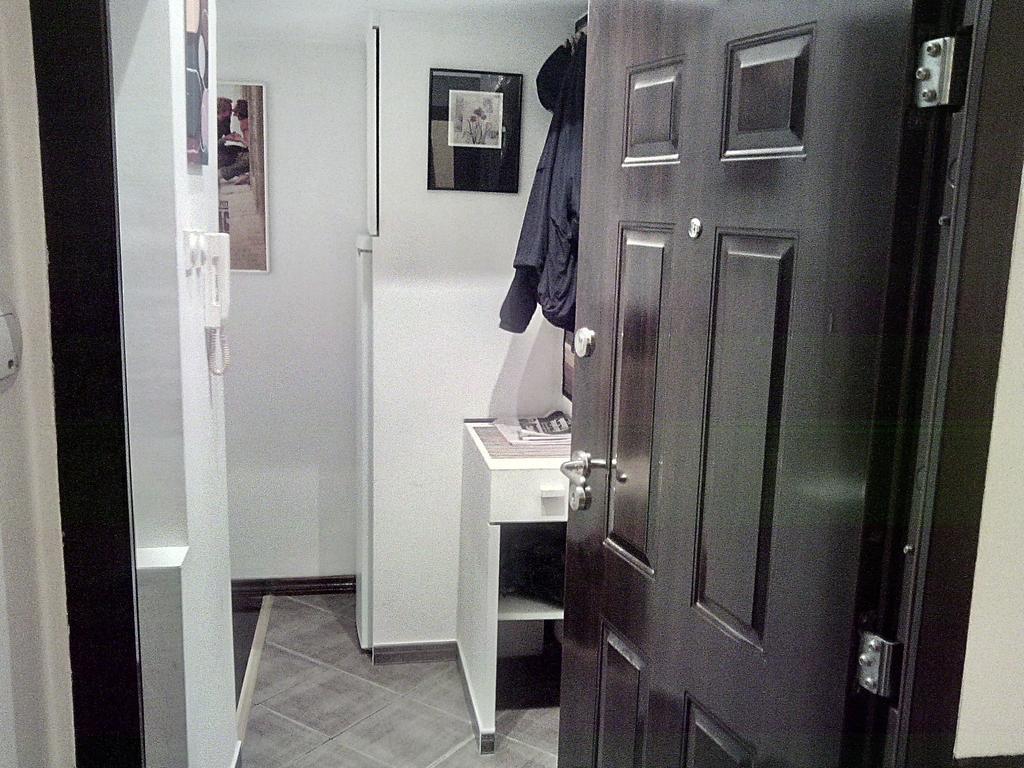Slavija Square Apartment Cvetni Trg Belgrade Bilik gambar