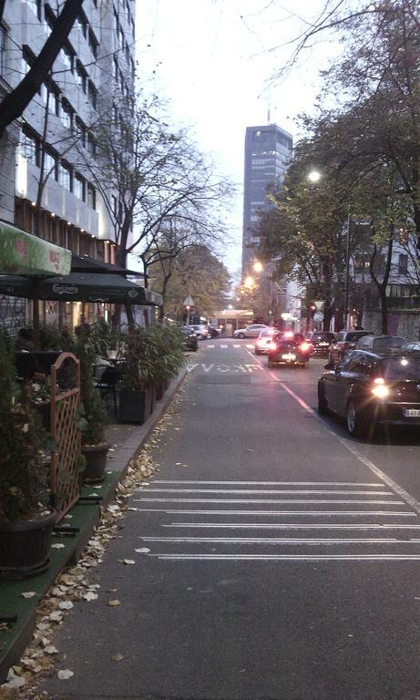 Slavija Square Apartment Cvetni Trg Belgrade Bilik gambar